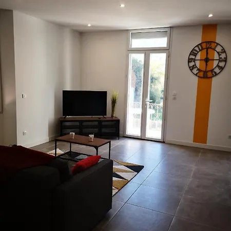 Apartment Proche Stations De Et Thermales *